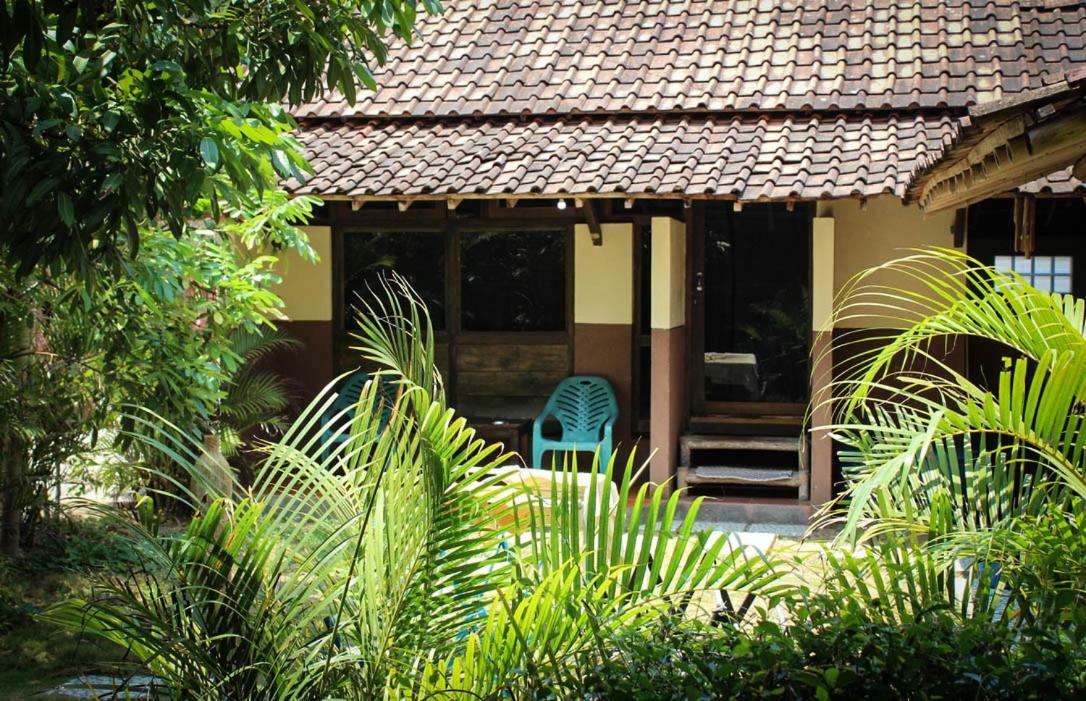 Harrys Oceanhouse 2 Pacitan Apartment Екстериор снимка
