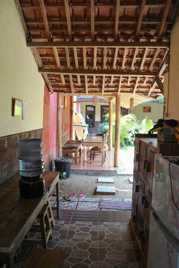 Harrys Oceanhouse 2 Pacitan Apartment Екстериор снимка