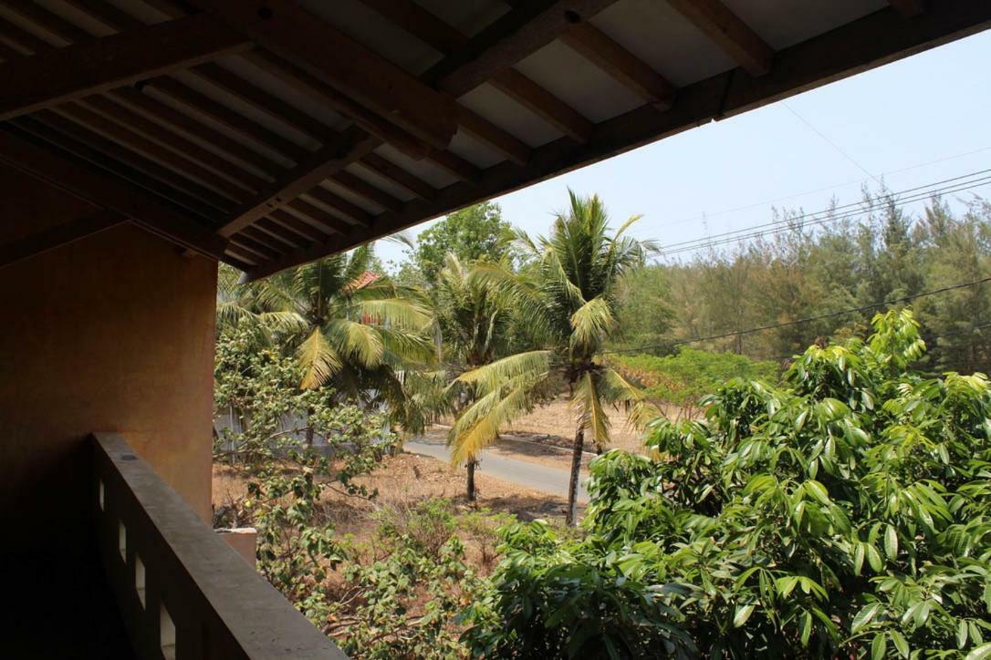 Harrys Oceanhouse 2 Pacitan Apartment Екстериор снимка