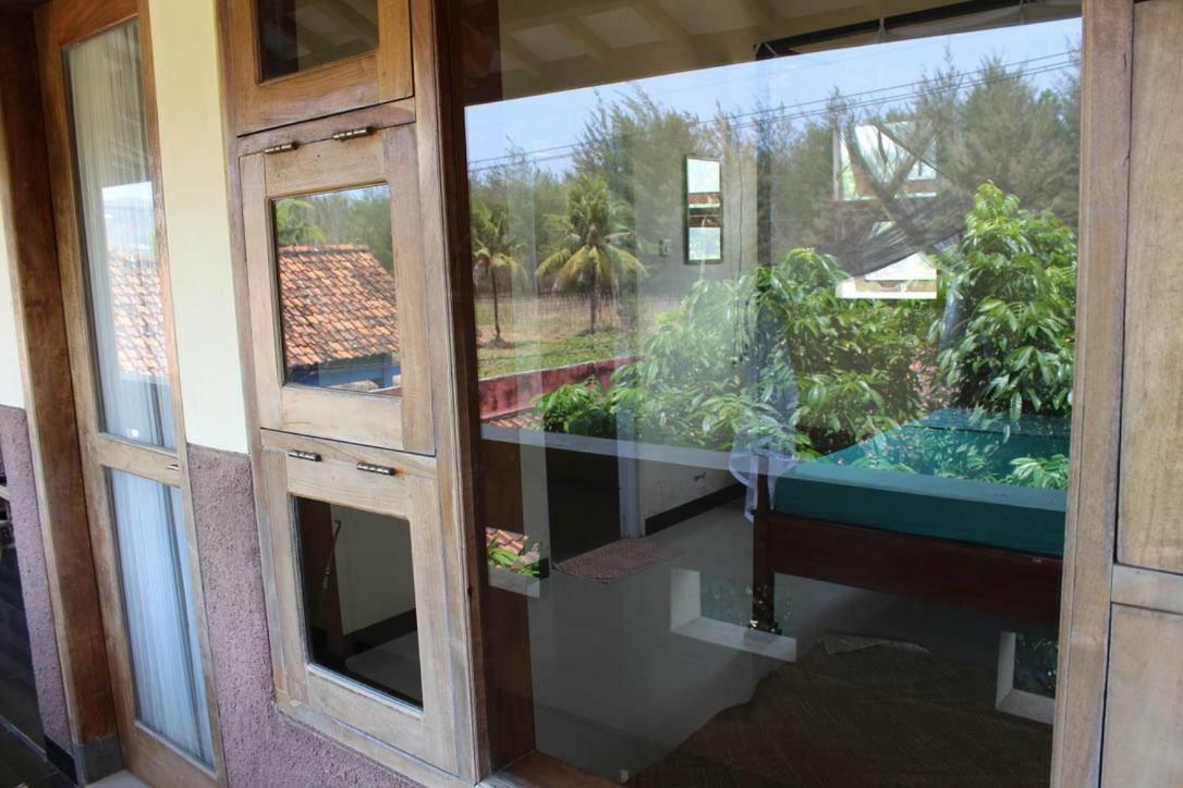 Harrys Oceanhouse 2 Pacitan Apartment Екстериор снимка