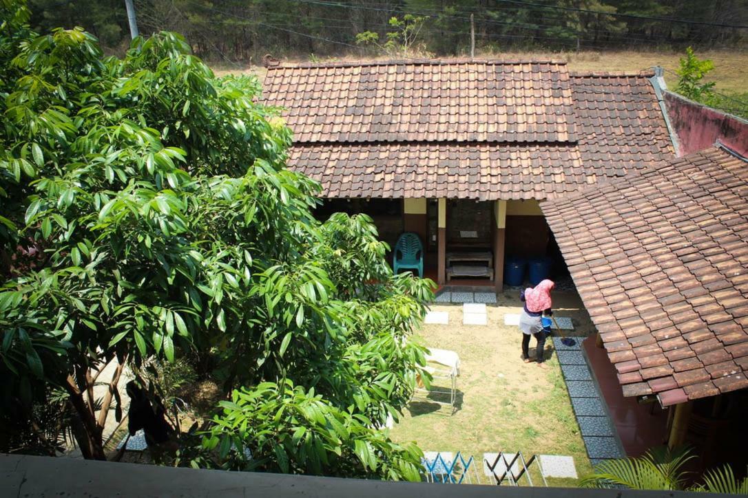 Harrys Oceanhouse 2 Pacitan Apartment Екстериор снимка