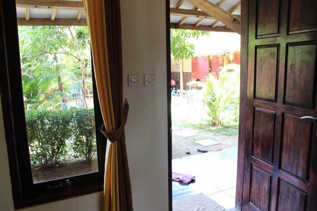 Harrys Oceanhouse 2 Pacitan Apartment Екстериор снимка